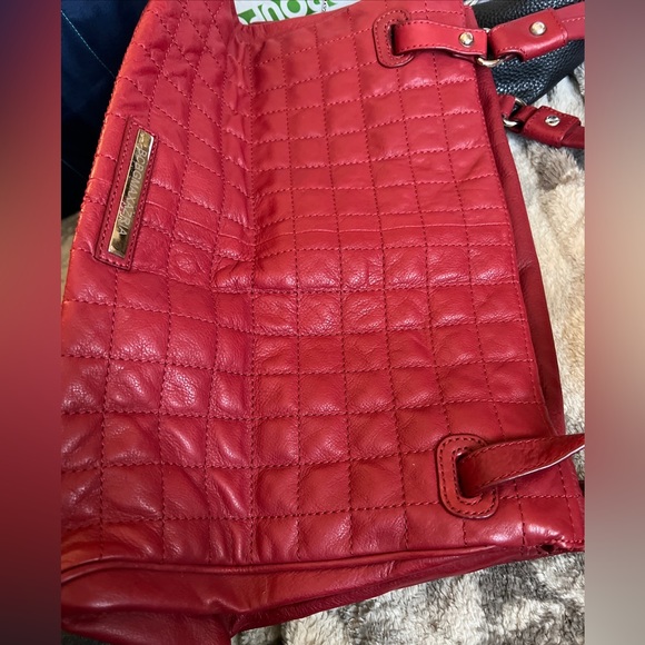 BCBG MAXAZRIA cranberry leather shoulder satchel bag $458 retail - Picture 7 of 10